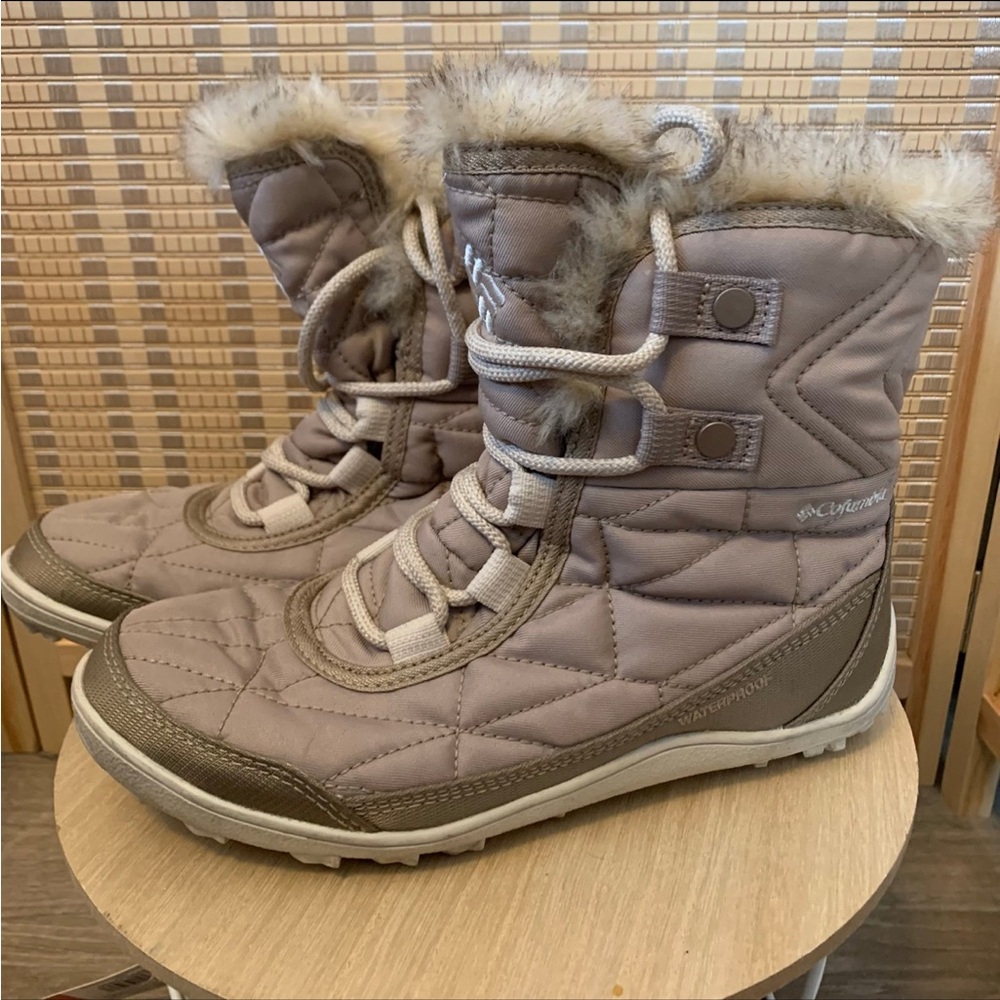 Columbia Women's Quilted Winter Boots - Brown and Cream